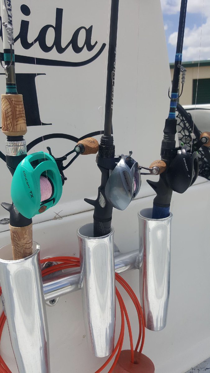 CaptLeal's tweet photo. Lined up @13fishing  @shallowsport #knottyhooker #myol #fishwhitefin https://t.co/JIA1PUKIwe