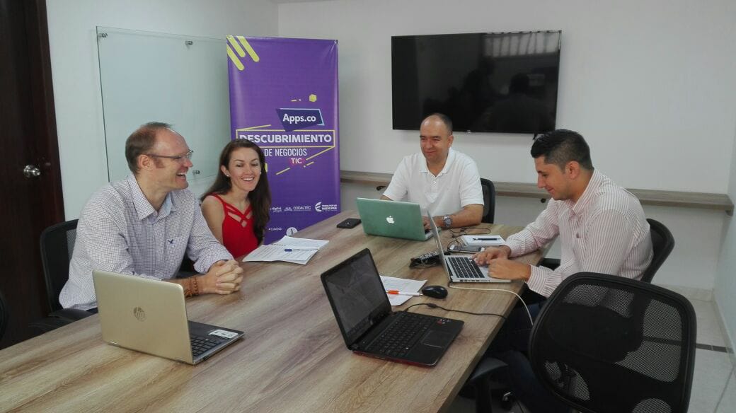 SuricataLab's tweet photo. Hoy nuestro equipo #ImLearningOnLine estuvieron en seguimiento de semana 5 de la fase Descubrimiento de Negocios AppsCo MinTIC #TICSantander https://t.co/7cdmCAoC5i