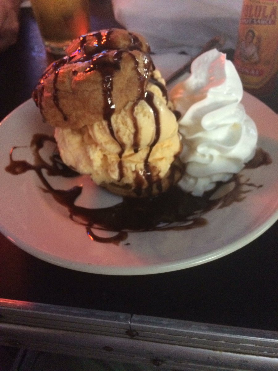 Runningback2203's tweet image. Cream puff Dessert