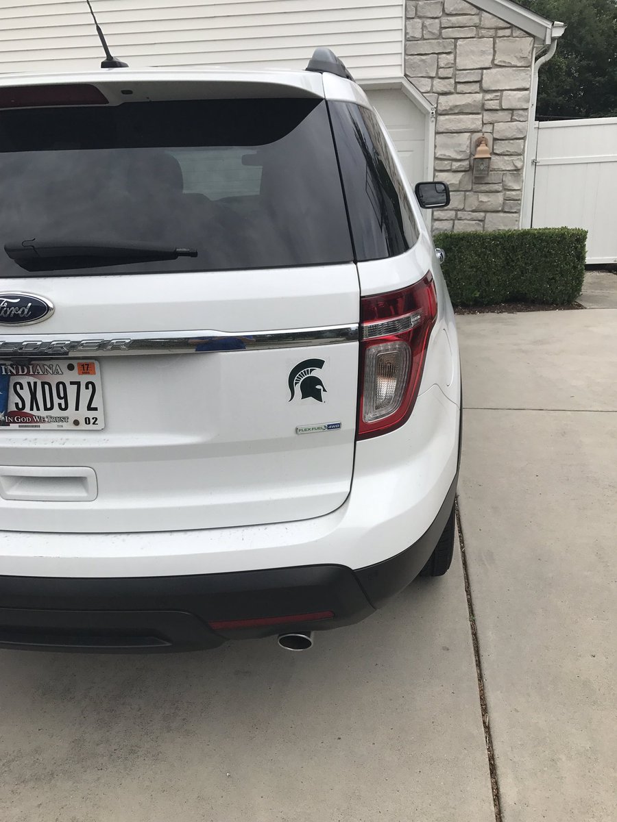 jaykimes's tweet image. Drive 2 hrs each way so @alyssakimes can watch @Luke_Sass15 drop in 72-million pts @ MSU tourney, and he thanks me by vandalizing my truck