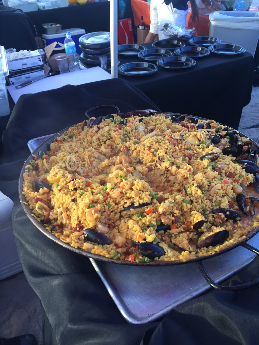 FreshAmerBistro's tweet photo. Paella is served!!! #dineFABulously #SunnyIsles #bestofSIB20 https://t.co/8gueiuumYh