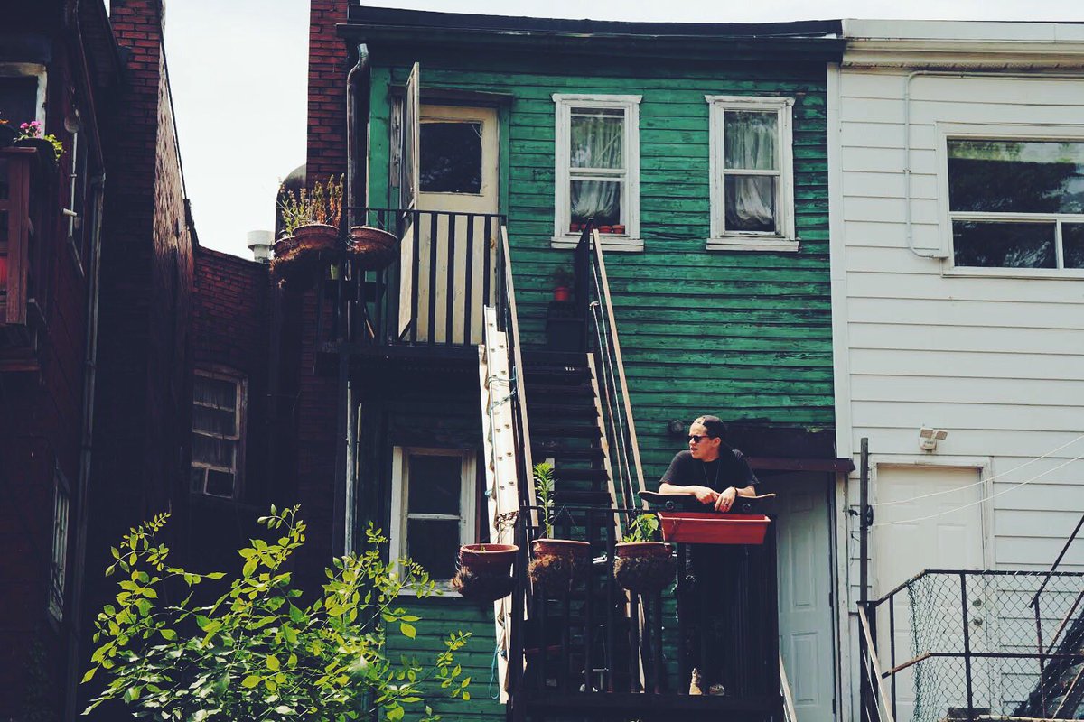 Boissinova's tweet photo. Roncy Vibes... ๐ก #Roncesvalles #RoncyRocks #Toronto #checkmyIG https://t.co/dvrwTzJCv9