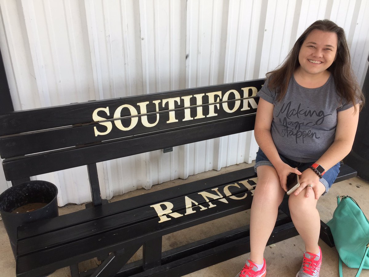 DFWStuff's tweet photo. Took visiting family to @Southfork_Ranch today! My 1st time too. Beautiful grounds, fun seeing the show #Dallas memorabilia. #ExploreDFW https://t.co/sYnTiL9wKl
