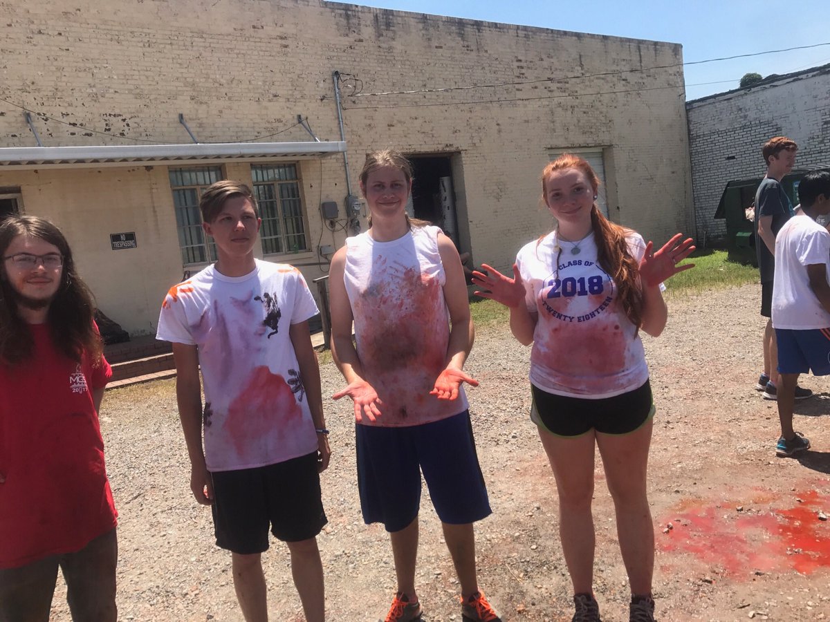 Today, scholars volunteered at Project Ukraine. Check out their Facebook page for more information about the global impact they're making!