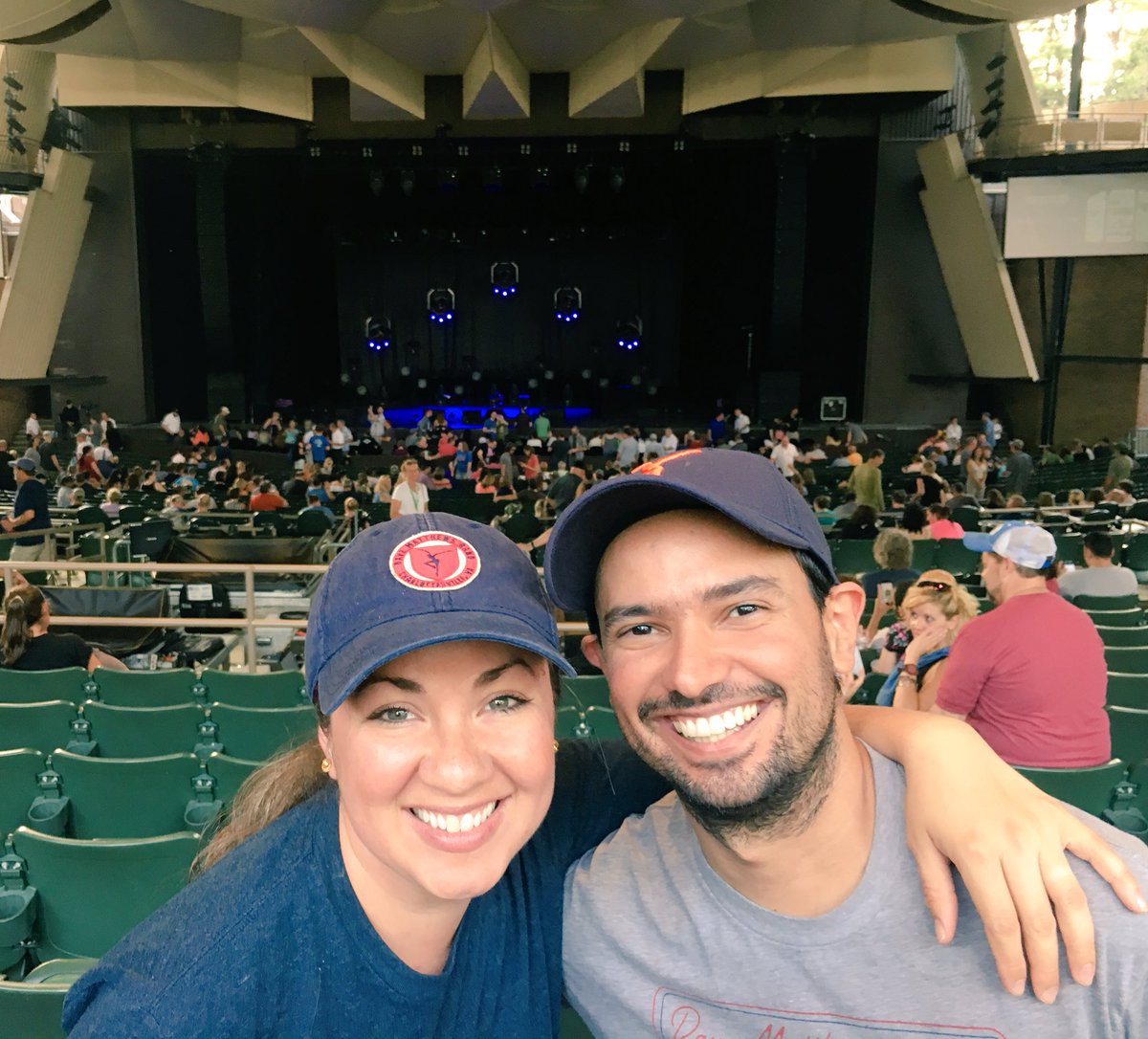 santacruz0208's tweet photo. Day 2 #DaveandTim2017 #spac2 #DMB17 https://t.co/scJebsGglE
