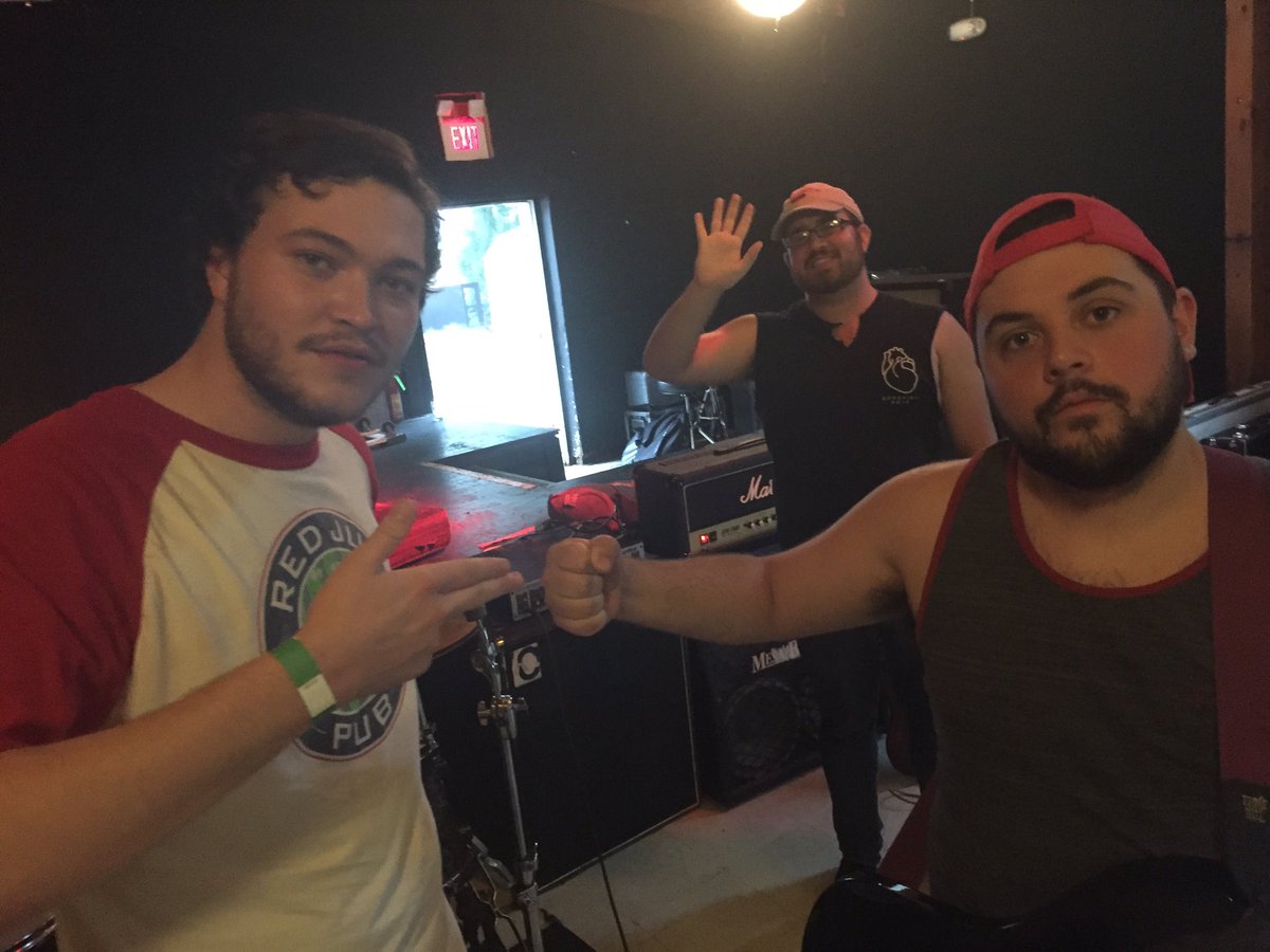 Oneonta squad hangin hard tonight. Shouts out <a href="/RedJugOneonta/">Red Jug Pub Oneonta</a>