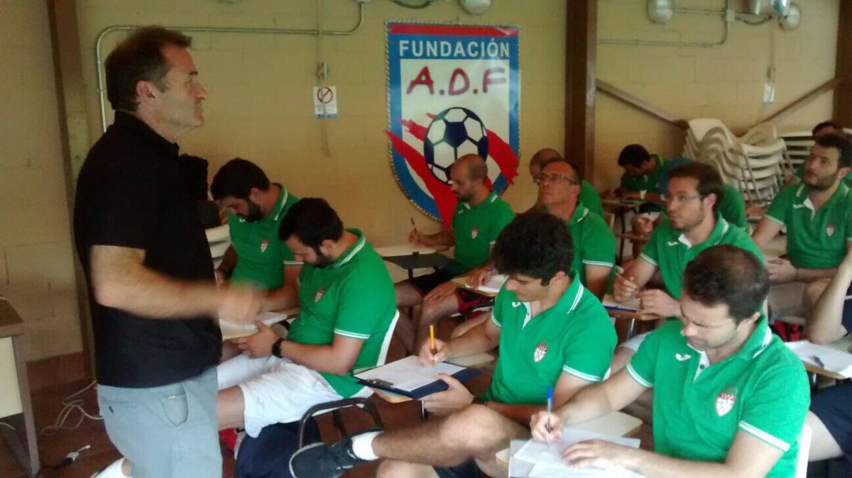 danigarva's tweet photo. ✅ I Congreso Internacional del Portero. @ZeroGravityRN ✅Curso de Porteros @RFFM_oficial ✅ I #SimposioPRL @APFfutbolpf 📚Nivel 3 Entrenador 💪💪 https://t.co/RYe9ybYTCX