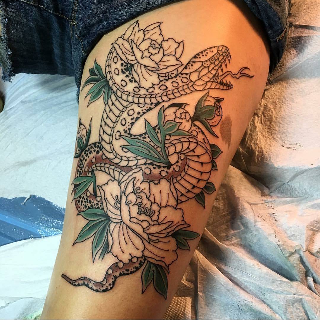 HandofGloryTat2's tweet photo. Slithering 🐍🐍🐍 by Brian Faulk (brianfaulk13@yahoo.com) #snake #peonies #japanese #tattoo https://t.co/gtZBfZ3sCH