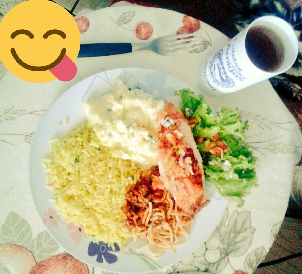 gilmar_black's tweet photo. Comidinha da mamãe , tudo de bom neh 😀 https://t.co/JNvLRtkx2t