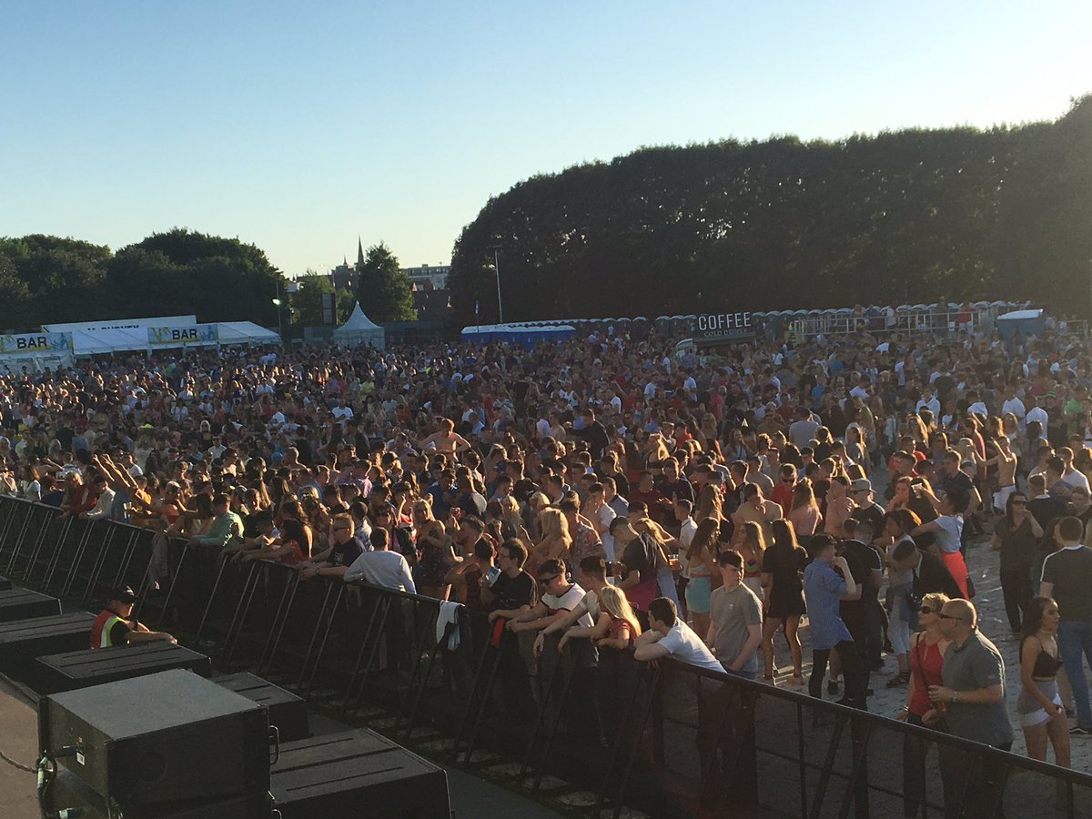 Rumo_kk's tweet photo. Filling up nicely for us. @officialcream @belsonicbelfast are you ready for some classics done classically @Kklassuk https://t.co/dpeJwabJC5