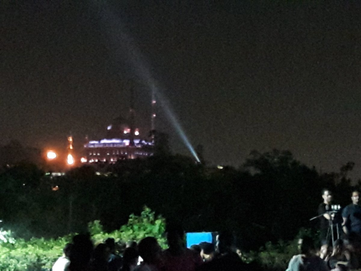 FranceenEgypte's tweet photo. مباشرة من حديقة الأزهر، #حفلة_الموسيقى ٢٠١٧! 
Le Park Al-Azhar vous attend ce soir pour la #FêteDeLaMusique 2017 ! https://t.co/nz29a3GrZb