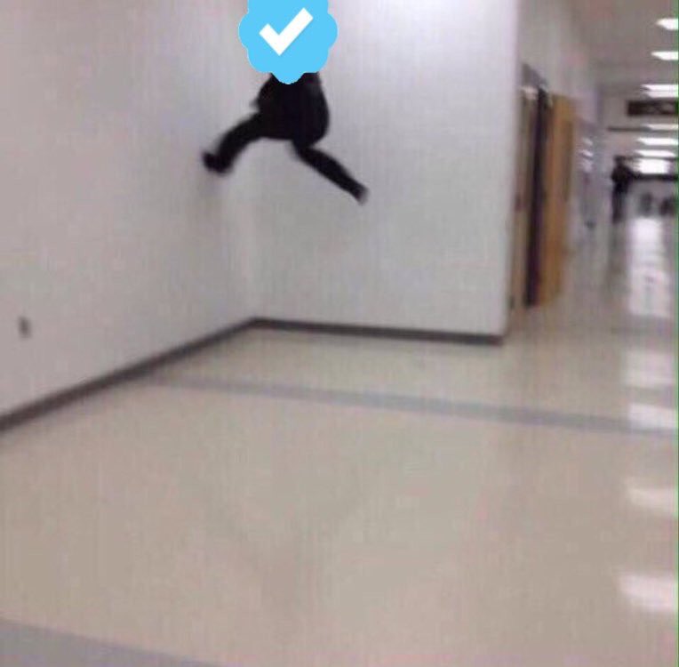 nudah's tweet photo. the floor is nudah https://t.co/AVv18RtylC