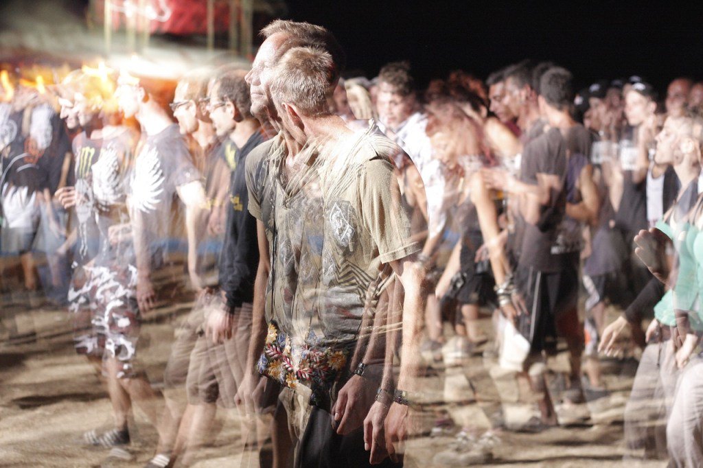 7 Tips On Staying Safe In A Crowd conaware.com/7-tips-staying…