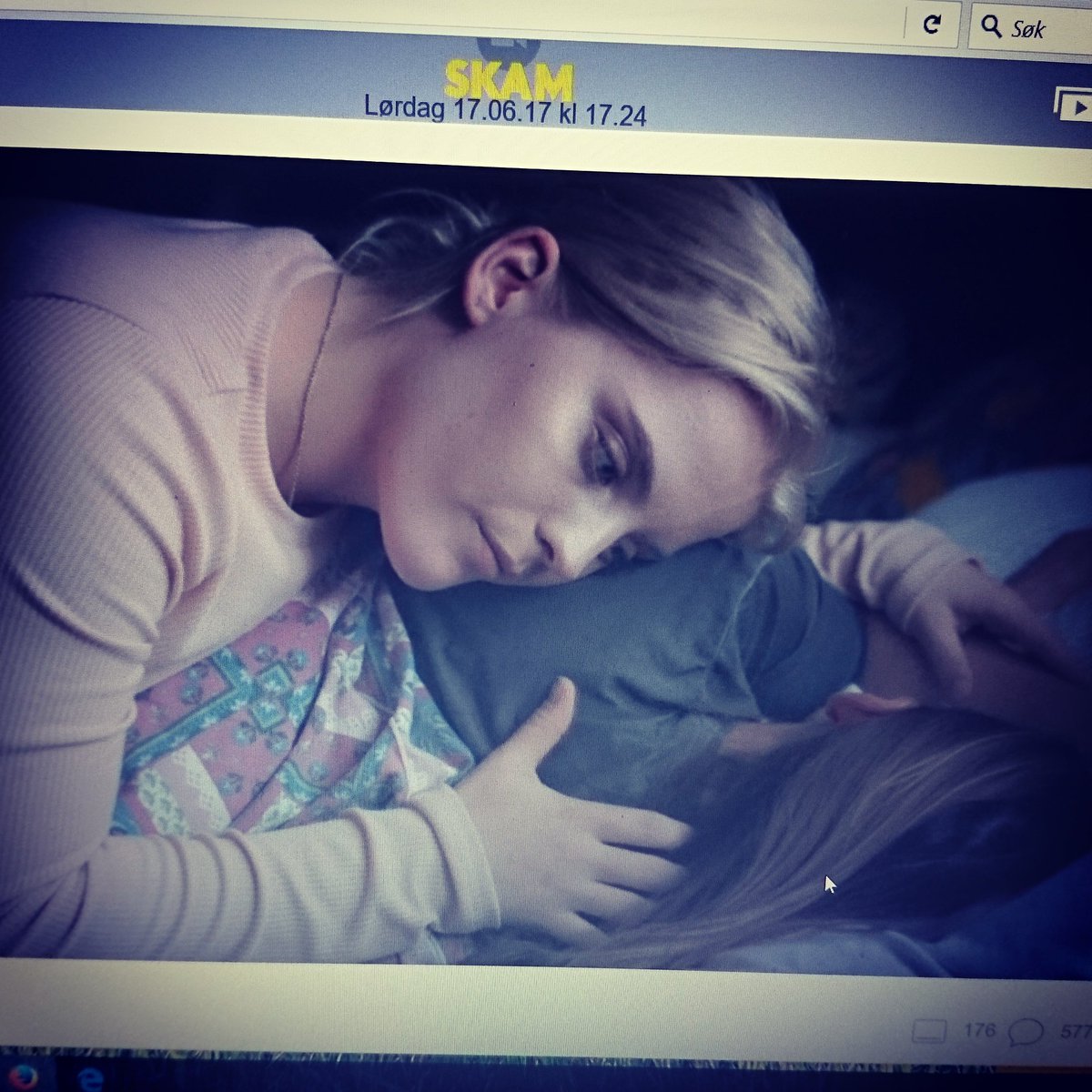 Brillepedagogen's tweet photo. Fant kveldens snutt av #Skam utrolig rørende. Vilde er jenta i #Grodahle sin bok "Håret til mamma" #depresjon https://t.co/FDVPc6xQG9
