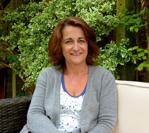 Cirencesterhypn's tweet photo. Our lovely Karen Benbow has won 'Indian Head Massage Therapist of the Year - Gloucestershire' &amp; LUX Excellence Award! https://t.co/RUcaZdYUdQ