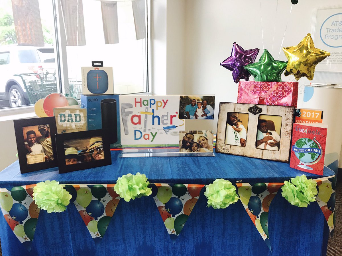 ColiseumHampton's tweet photo. Celebrating all the wonderful fathers and congratulating all the 2017 graduates! @RGordon_757 @jd4180 @404girl https://t.co/HdRtgBaL4k