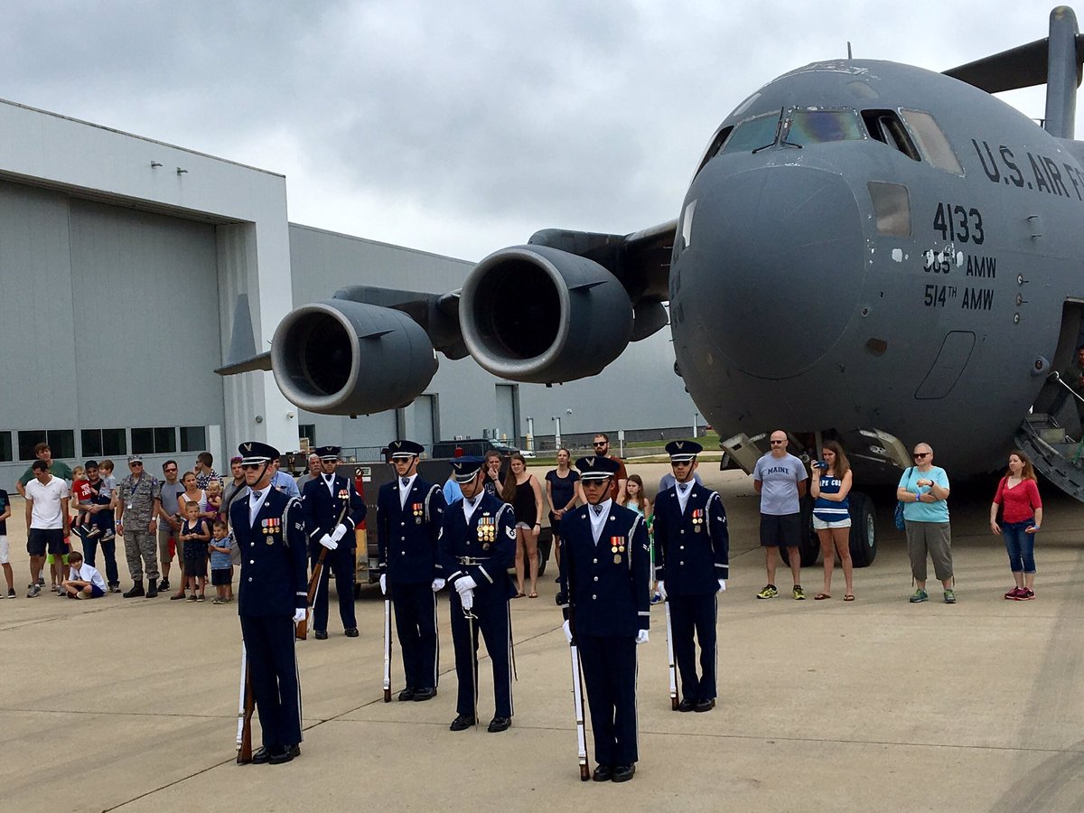 IronCaniac's tweet photo. A mustachioed A-10 flying tank, the @usairforce Drill Team, a transforming V-22, and a B-2 stealth bomber fly-by! All seen at #InFlight17! https://t.co/sw67rhZlkF