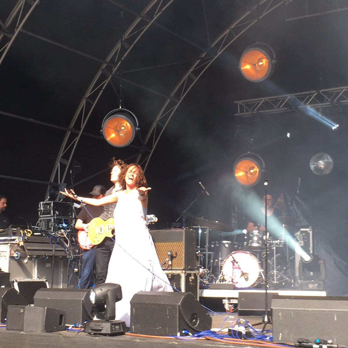 LittleMsSMC's tweet photo. The inimitable @SianEvansUK owning the stage @CPOFestival in the sunshine today π₯ #louder #areyouhungry #foralittlemore #cpof https://t.co/95SmXwe9aG