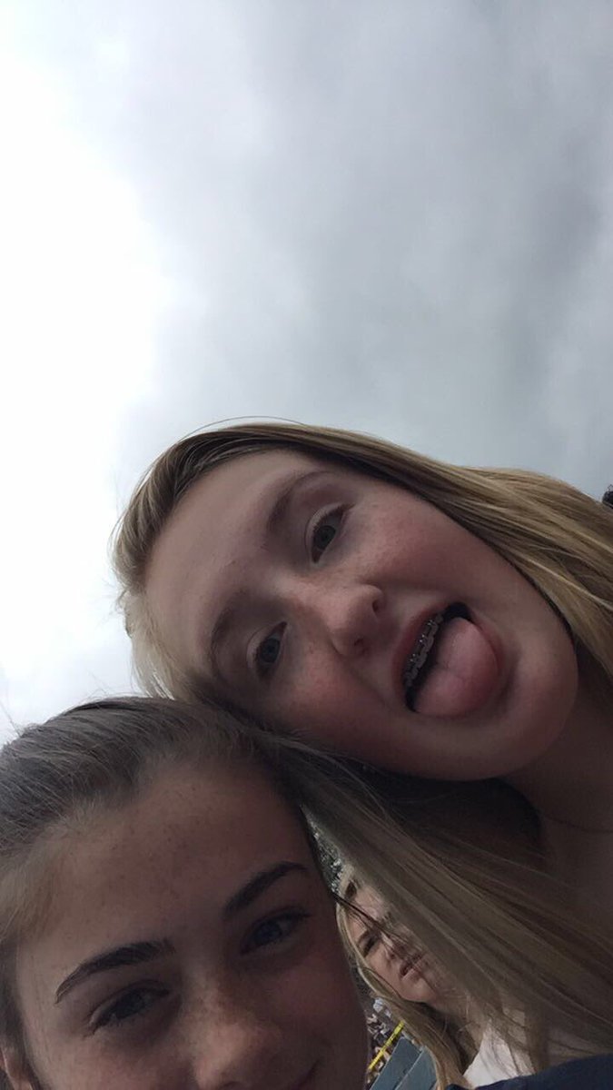 gikas_7's tweet photo. #Kiss108KissConcert #dmwu https://t.co/gk4KuPBZ0S