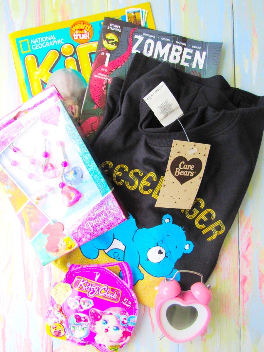 FindBoxes's tweet image. Check out @KBWhiskey&apos;s May @NerdBlockJr for Girls subscription box review &amp;amp; save 15%! bit.ly/2sHsyon #NerdBlockJr #nerd #girls