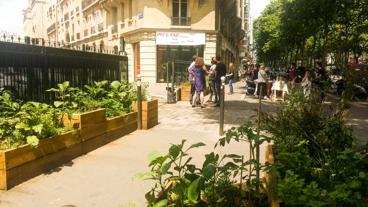 Inauguration des jardinières Sq de l'Aide sociale / Raspail <a href="/ProjetVU/">Association Vergers Urbains</a> ,<a href="/MairieParis14/">Mairie du 14e</a>