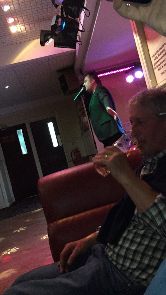 shaunydoyle's tweet photo. Are uncle ray with the only #RobbieWilliams tribute act in the world #babbacombeinn https://t.co/0NIObdjWi6