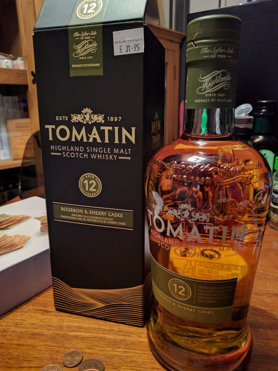 Sherryn_C's tweet photo. After our tasting at #SWFS2017 :-D @SWFS3 thanks for the taster @Kirstie_Eunson @Tomatin1897 https://t.co/8c1TWsXQwi