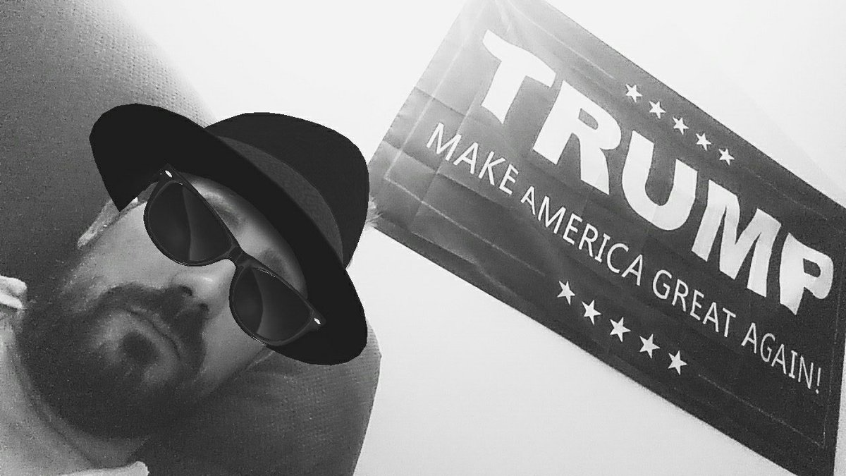 BillCarriveau's tweet photo. @Aliencovenx, let's not waste time hunting. Just ask for my Add, I need a neck to shit down!
#fbfilter https://t.co/GdAnMo7KTG