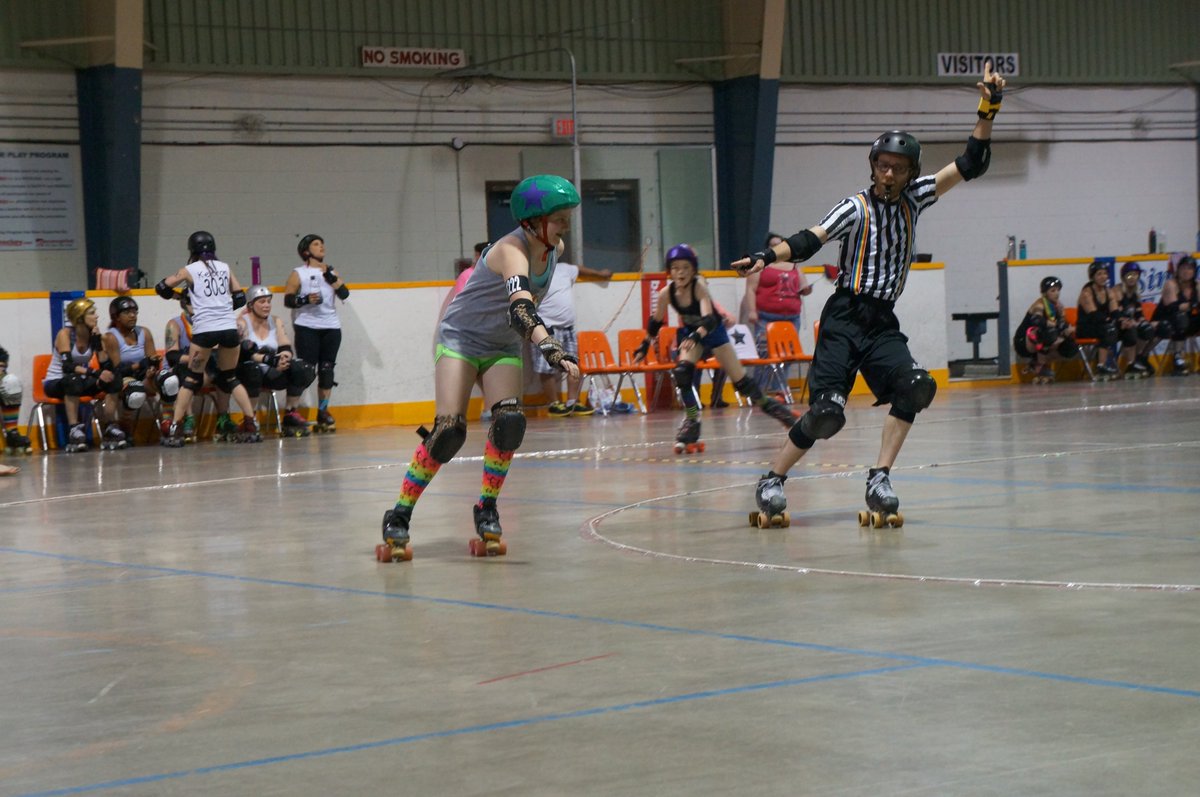 BzzAgentBama's tweet photo. Youngest on the team doesn't mean nothing! You can do anything! #Callastrophic  #LeadJammer #BelieveInYourself #MidwayMayhem #JuniorDerby https://t.co/F85UU0FjKy