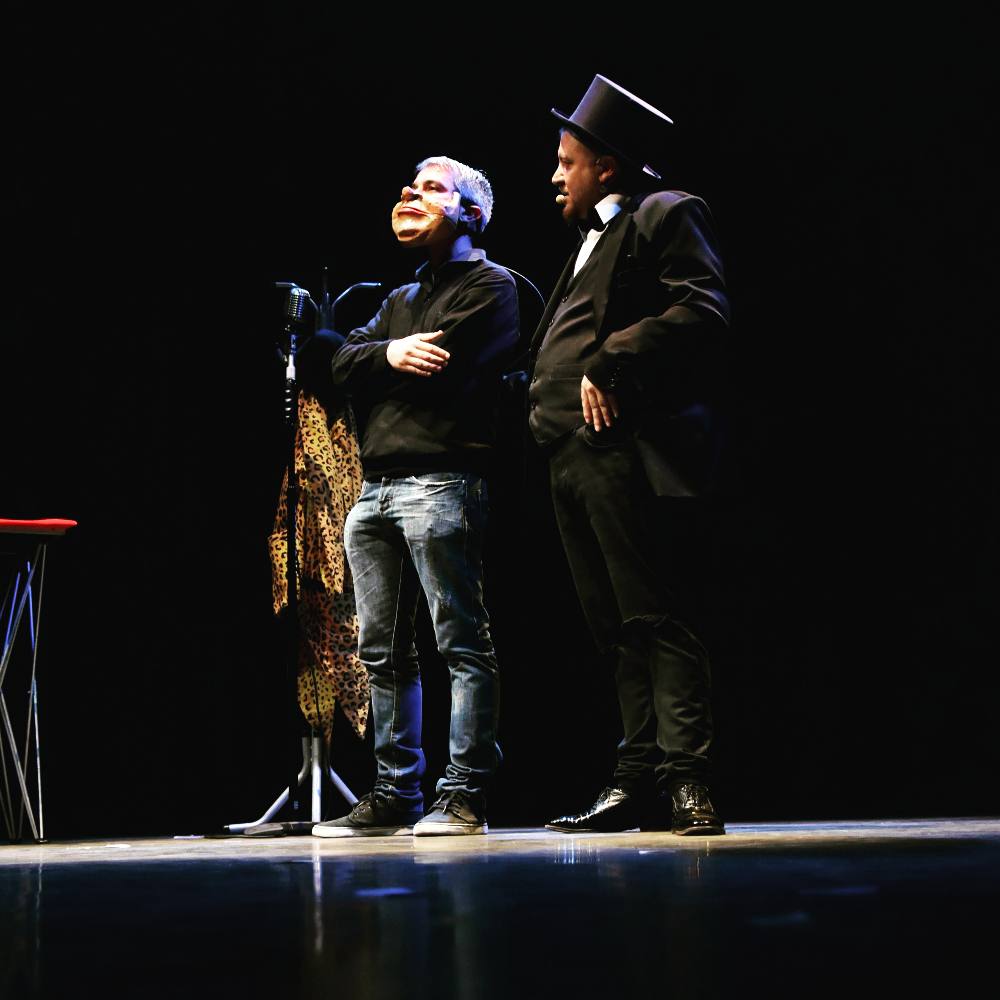 Una noche más que increíble de #EpisodiosDeMagia

#Khumatos #Magia #Magicians #Magic #agenda #cordoba #teatro #ilusionismo #cultura