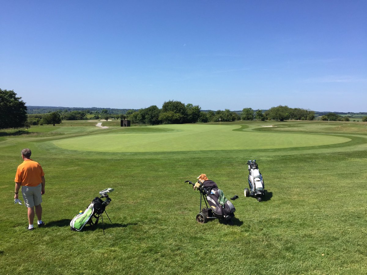 Rob_Tobin's tweet image. What an awesome start to the  weekend, perfect for playing golf @Hockleygolfclub