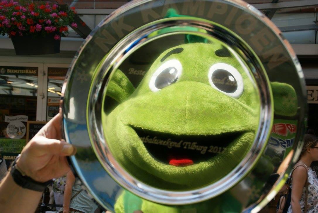 Genoten van mijn #huldiging als #Nederlands #Kampioen #Mascotte 2017. 
@PlusLutzHeyhoef bedankt!!!