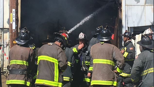 FirehouseNews's tweet photo. .@sffdpio needs over 3 hours to contain stubborn warehouse blaze near #CandlestickPoint https://t.co/jYsnhyTHPs #firefighters https://t.co/vrh6VrETsU