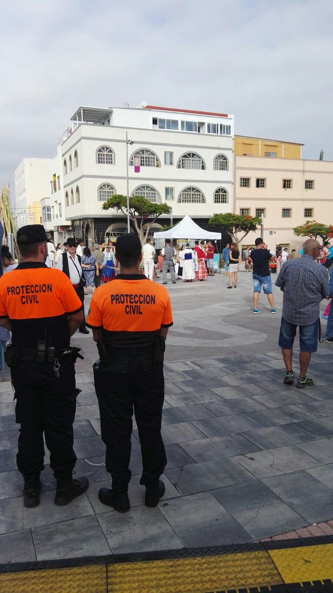 protecivilSBT's tweet photo. #FeriadelaZafraTablero2017 Dispositivo de Seguridad Sábado 17 junio. @polprcanarias @CSR_PVT  #PoliciaLocalSBT @protecivilSBT https://t.co/3sYGMu2Ks3