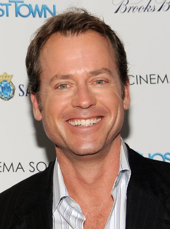 Happy Birthday Greg Kinnear 