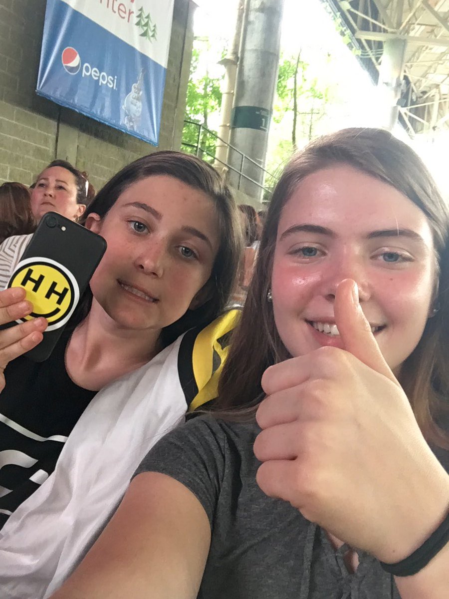 addictivetucker's tweet photo. better be on the screen😩💦😩😍 #Kiss108KissConcert https://t.co/FJRD9Y9v9O