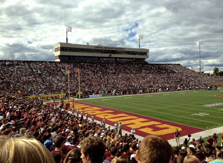 kylemccord16's tweet photo. Beyond blessed and excited to receive my first Division 1 offer from Central Michigan University! https://t.co/9uADWdPoyV