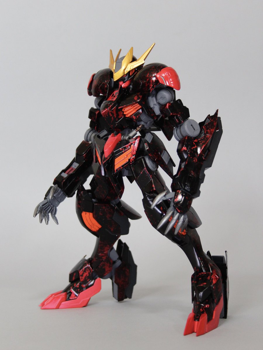 Taka大佐 昨日は神展お疲れ様でした 冷めぬうちに改めて新作完成ツイートs 1 100ガンダム バルバトスルプスレクス 鉄華団の悪魔バージョンwです 初めてラップ塗装に取り組み 血しぶきのようなイメージで禍々しさを表現しました G Tekketsu