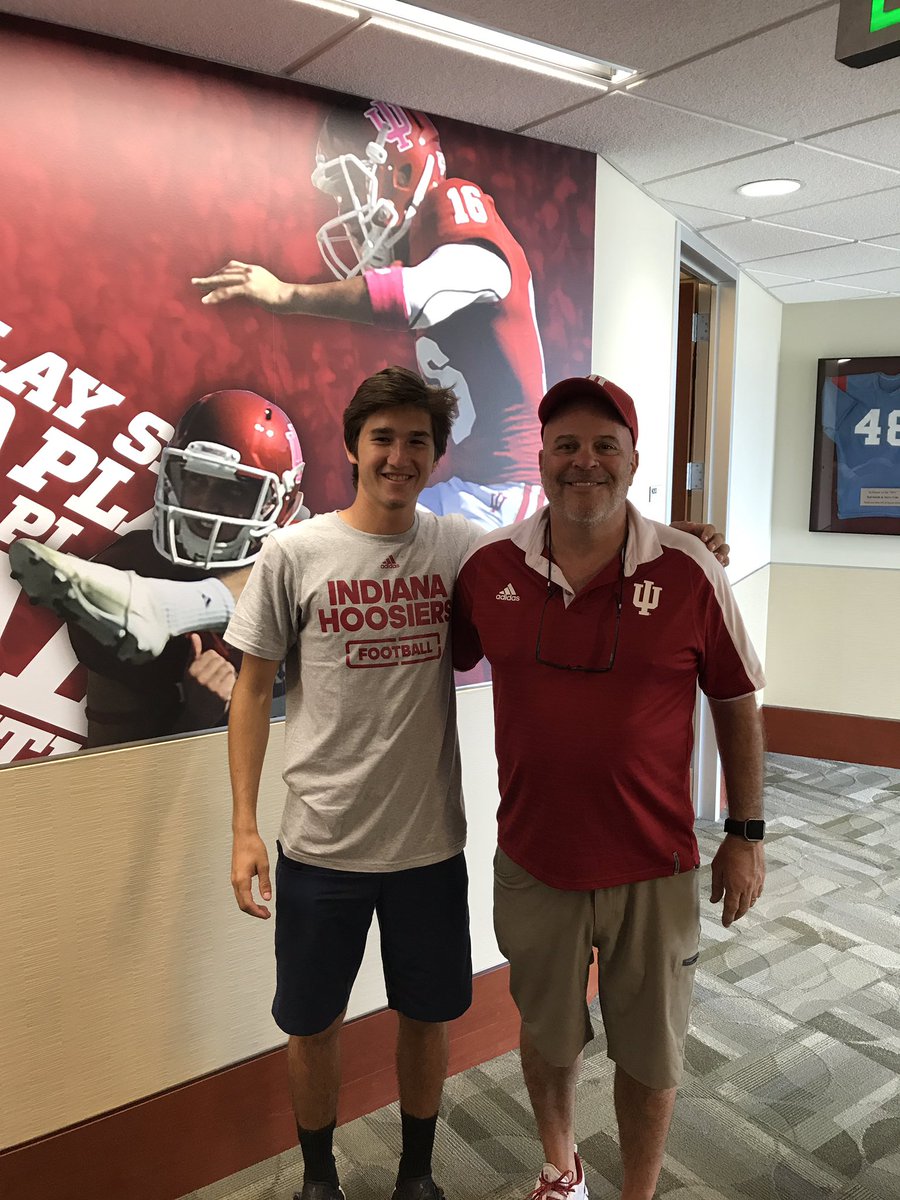 bsweeney99's tweet photo. Great visit and loved kicking in front of a greater man! Fire up! ⚪️🔴 @JmFireUp_ https://t.co/TxlJD3EyUK