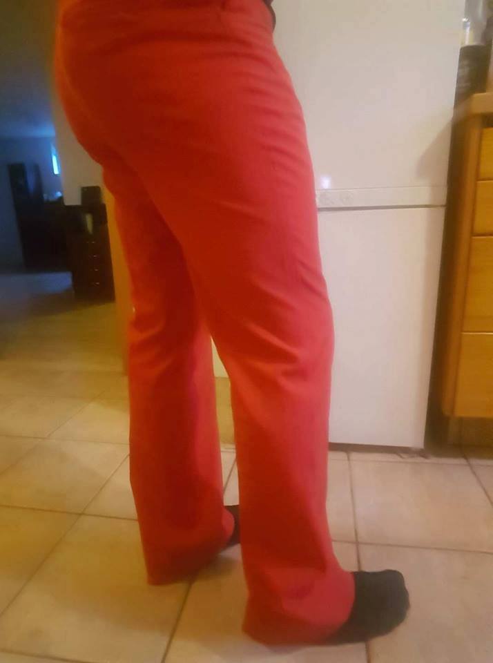 Sigurpáll Geir Sveinsson var ekki lengi að bregðast við og skellti sér í rauðu buxurnar. Þær virðast passa enn á peyjann.  #365golf