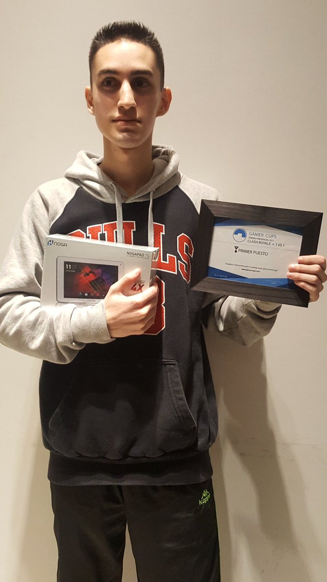 GamerCups_CR's tweet photo. Nuestro Campeon @nahueeeee97 Se lleva una Tablet! Felicidades ThePhenomenal https://t.co/LLWmsp5lnJ