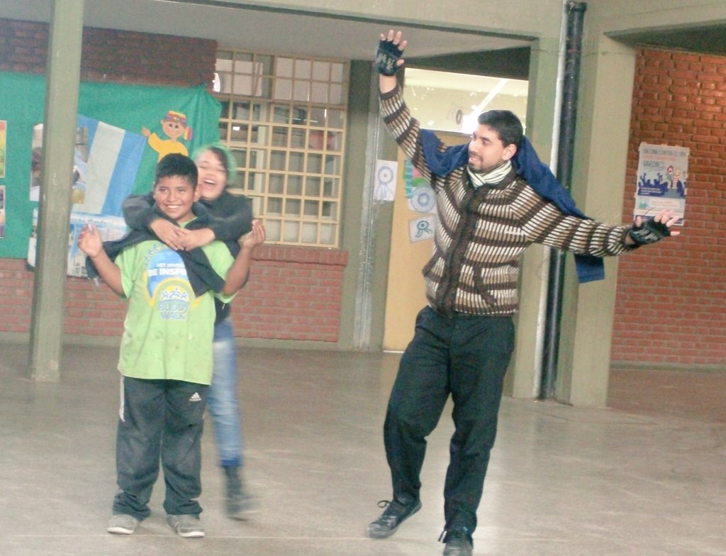 cai3salta's tweet photo. CAI3 | En teatro jugamos a ser parte de la #GuerraGaucha aprendemos sobre tecnicas que usaba #Güemes en su lucha https://t.co/FBrjDMGQ70