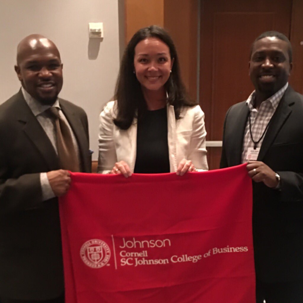 Judi_Byers's tweet image. Thanks @jdelanoford for sharing your #CornellMBA experience with the @MLTOrg #MBA Prep Fellows during Summer Seminar! #MBABound #BigRed
