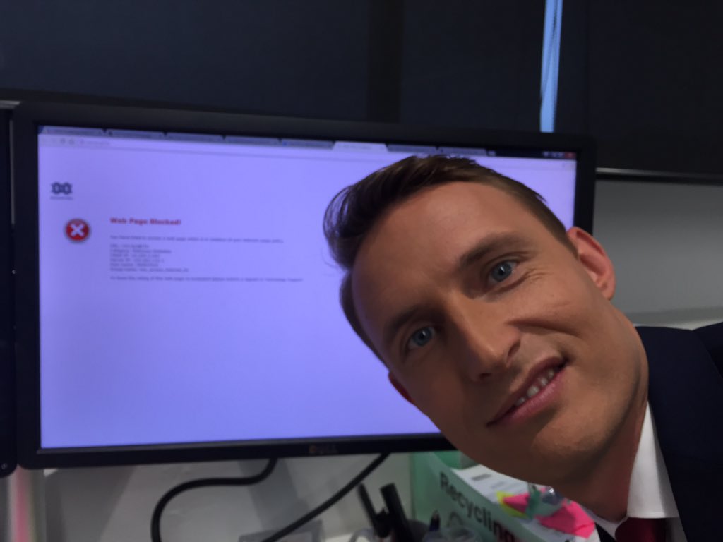 JennySuo's tweet photo. @dannews tried to go to the link... I always knew @tommcrae_nz was malicious https://t.co/xMRbvxf2oz