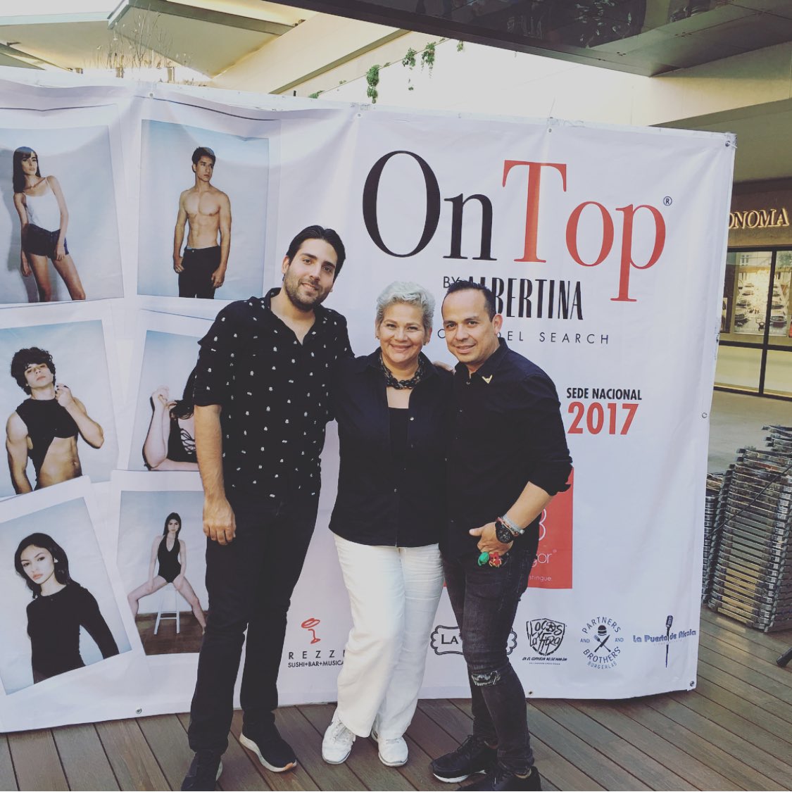 sscollignon's tweet photo. Cerrando casting estatal en León, Gto. de @OnTopProModel x @TalaveraModels #madeintalavera #ontop2017 📷: @JuankissTalaver https://t.co/ovseoj4x1D