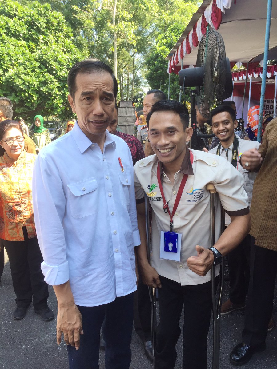 IponkAb's tweet photo. Bersama Bapak Presiden RI @jokowi https://t.co/2nc9HPpDNz