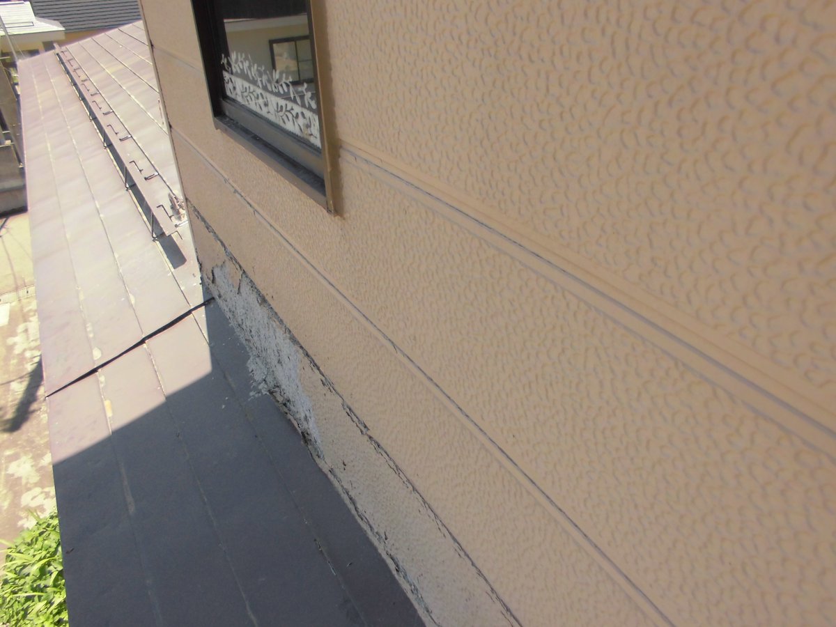 ぱるぷんて Sur Twitter リフォーム報告 横手市ｉ様宅の外壁補修及び塗装の工事です 窯業サイディングのため凍害を起こしており 金属サイディングを貼替後 塗装を実施しました 色はニッペ パーフェクトトップ Nd 152 です Yokote 横手