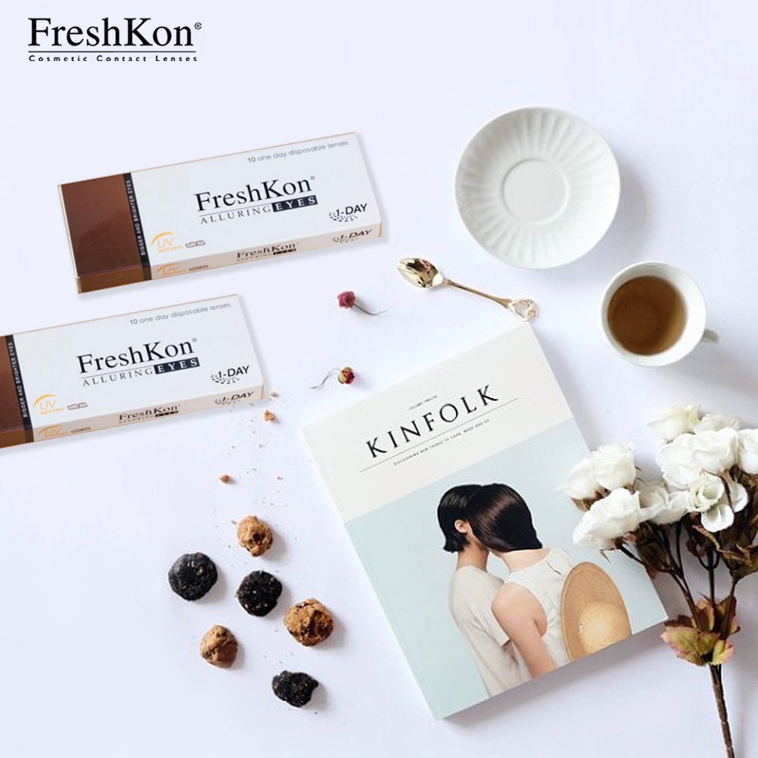 FreshKon_indo's tweet photo. Don't miss out a day without enhancing your look. Put on a casual outfit, matched with FreshKon Alluring Eyes Daily for that natural looks! https://t.co/Hl8EjWQ5tf