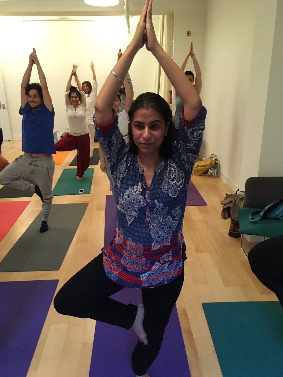 jinnyuppal's tweet photo. International Yoga Day happening in #NYC June 19, Battery Park 5pm. #IYD2017 #aolnyc #imny https://t.co/rjKZCbnCjp