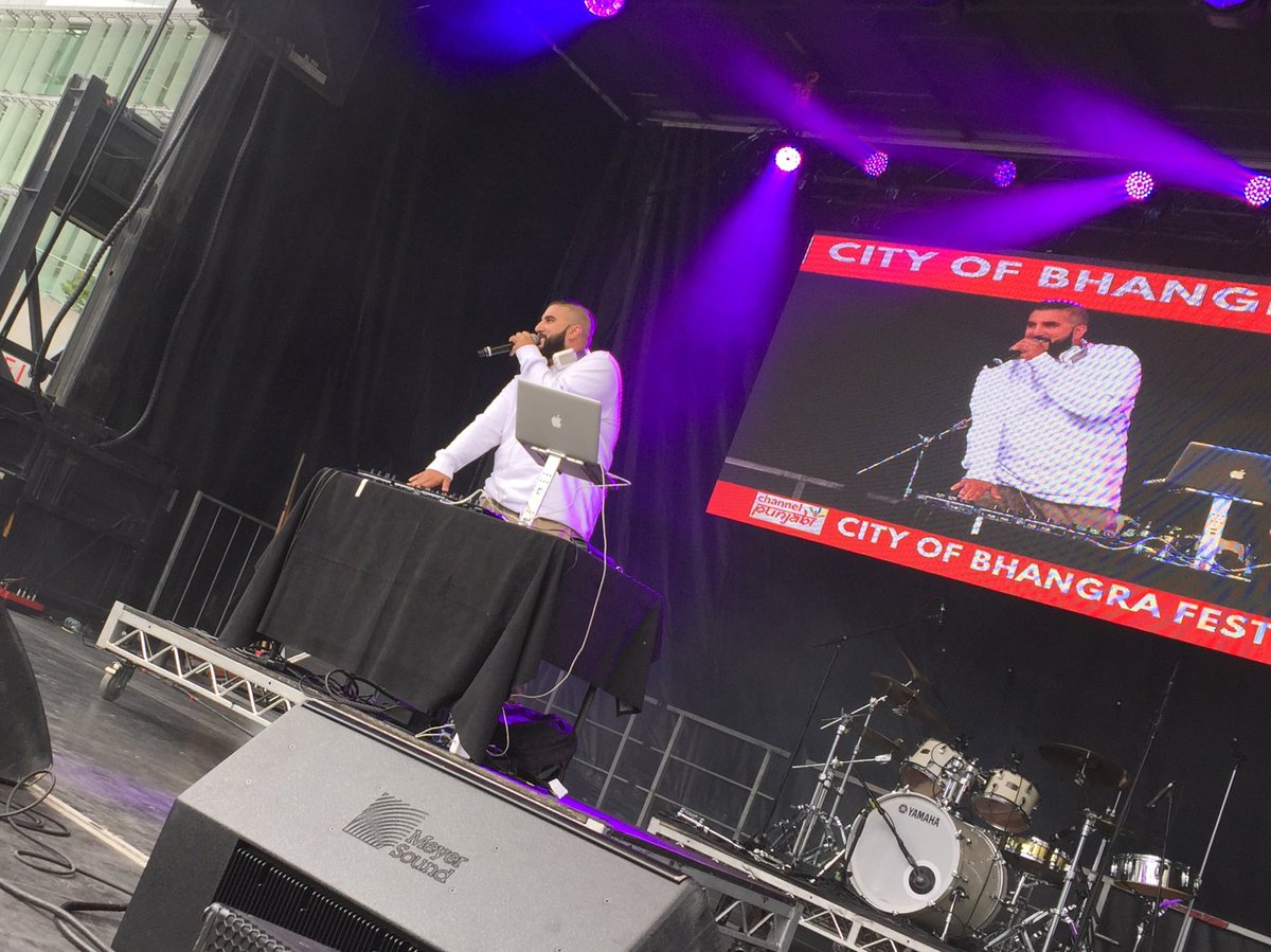 BellePuri's tweet photo. #Intense rocks it #downtownbhangra #vibc https://t.co/XiPs5NtHSt